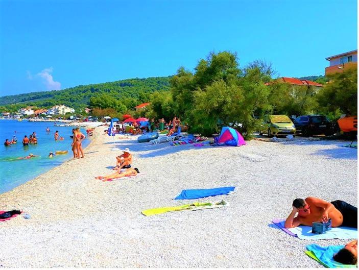 Appartamento Marinovi Dvori Slatine Esterno foto