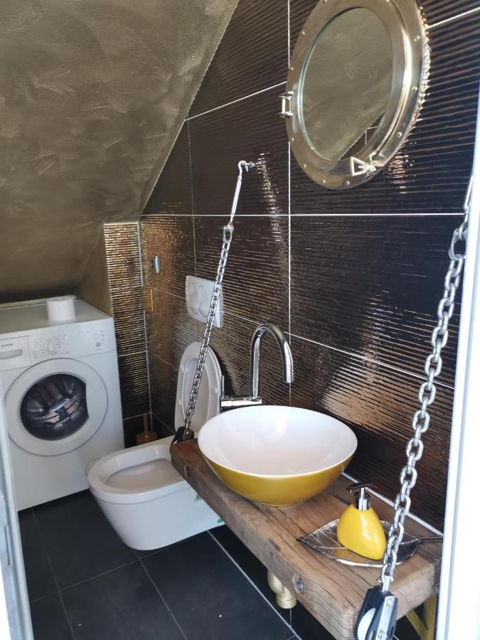 Appartamento Marinovi Dvori Slatine Esterno foto