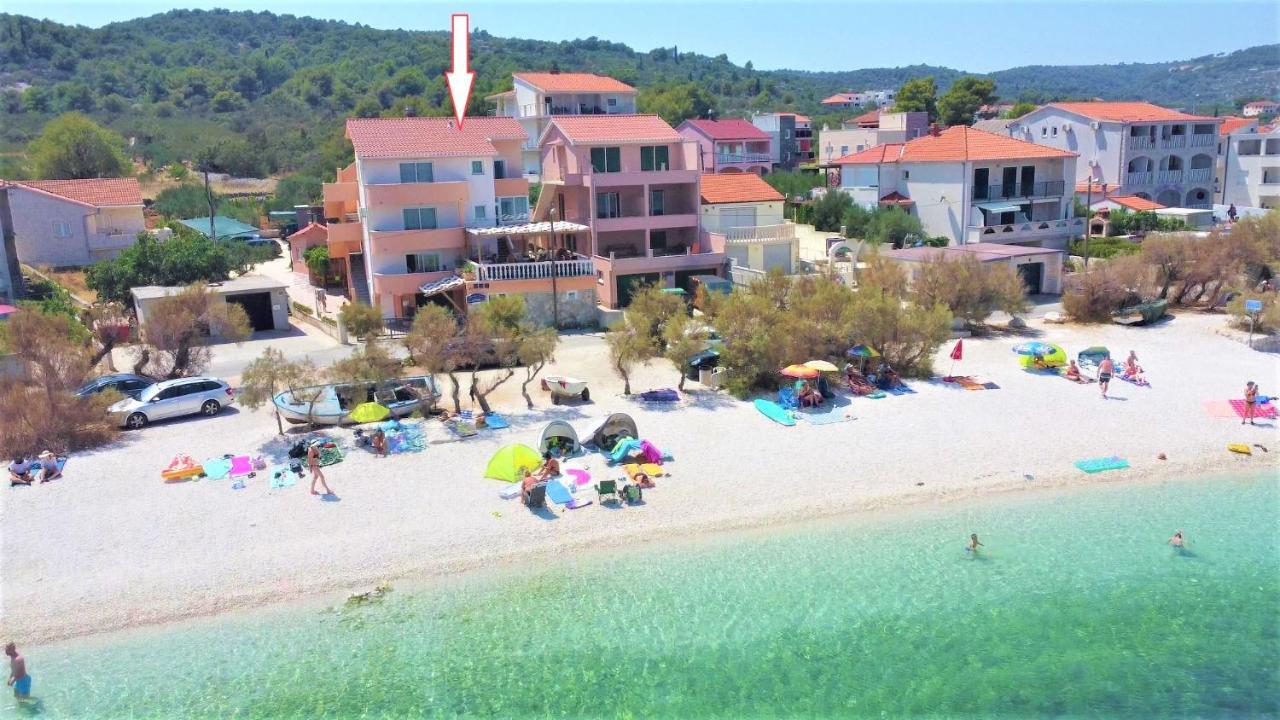 Appartamento Marinovi Dvori Slatine Esterno foto